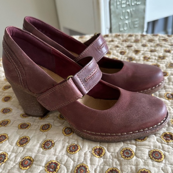 Clarks Carleta Prato Burgundy Mary Jane Heels Size 7.5 - Picture 1 of 7